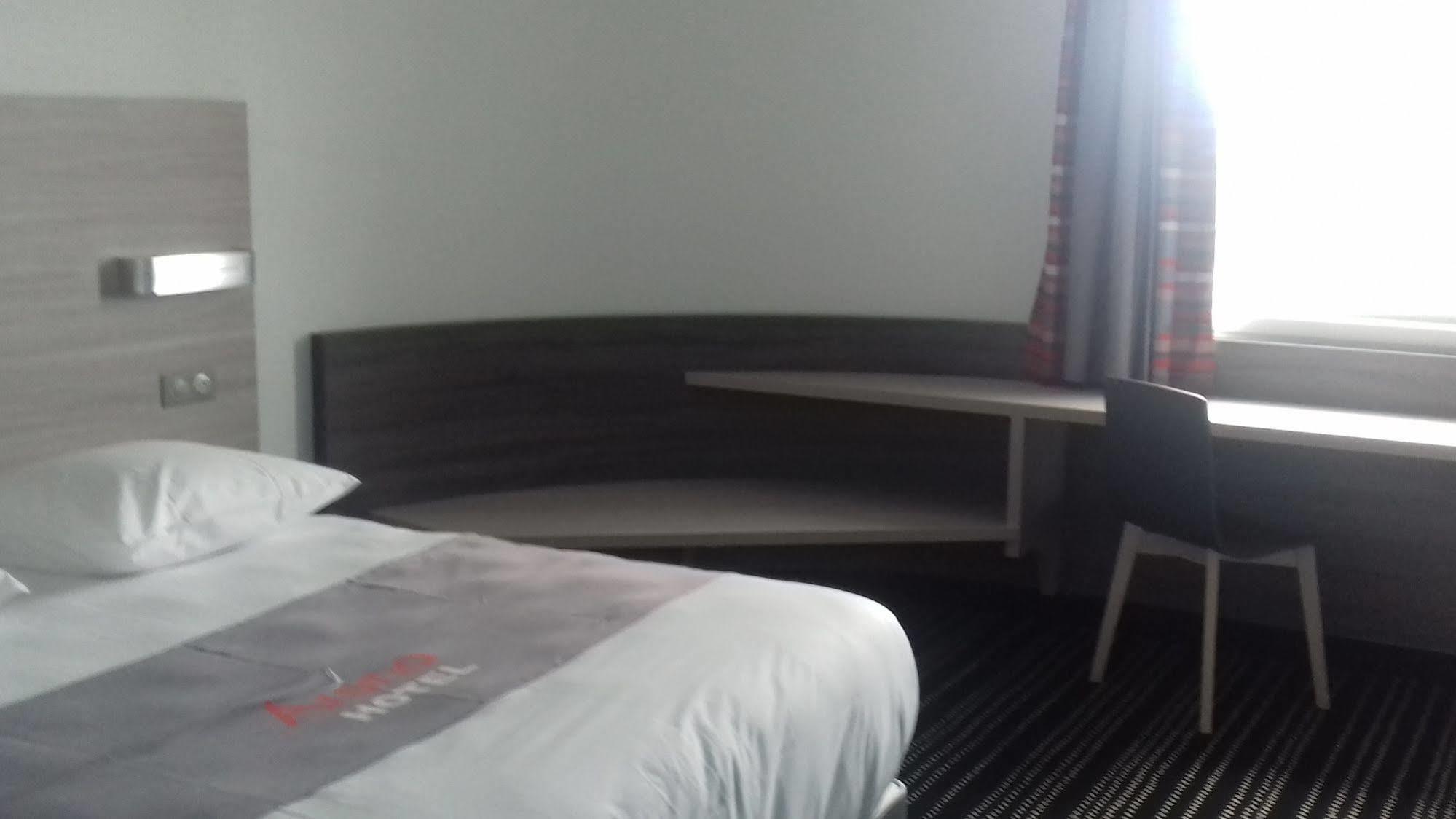 Hotel Arena ตูลูส ภายนอก รูปภาพ